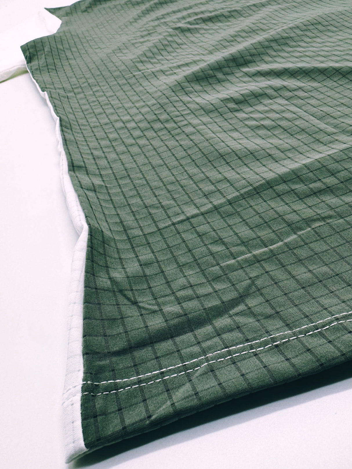 Koling Super Light Shirt – White / Stone Green (Unisex) - Ahon.ph