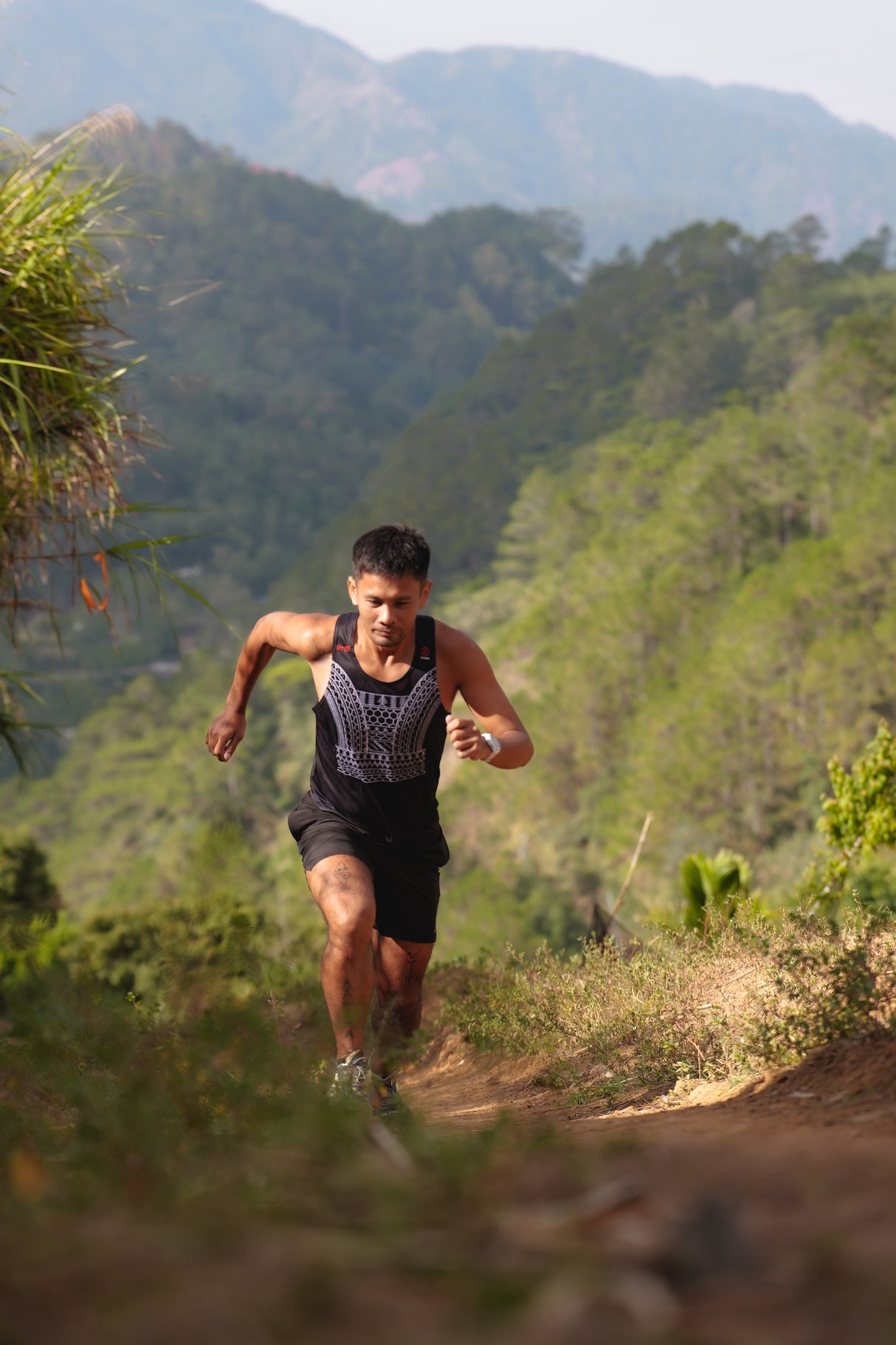 Feather Light Baluti Singlet — Black