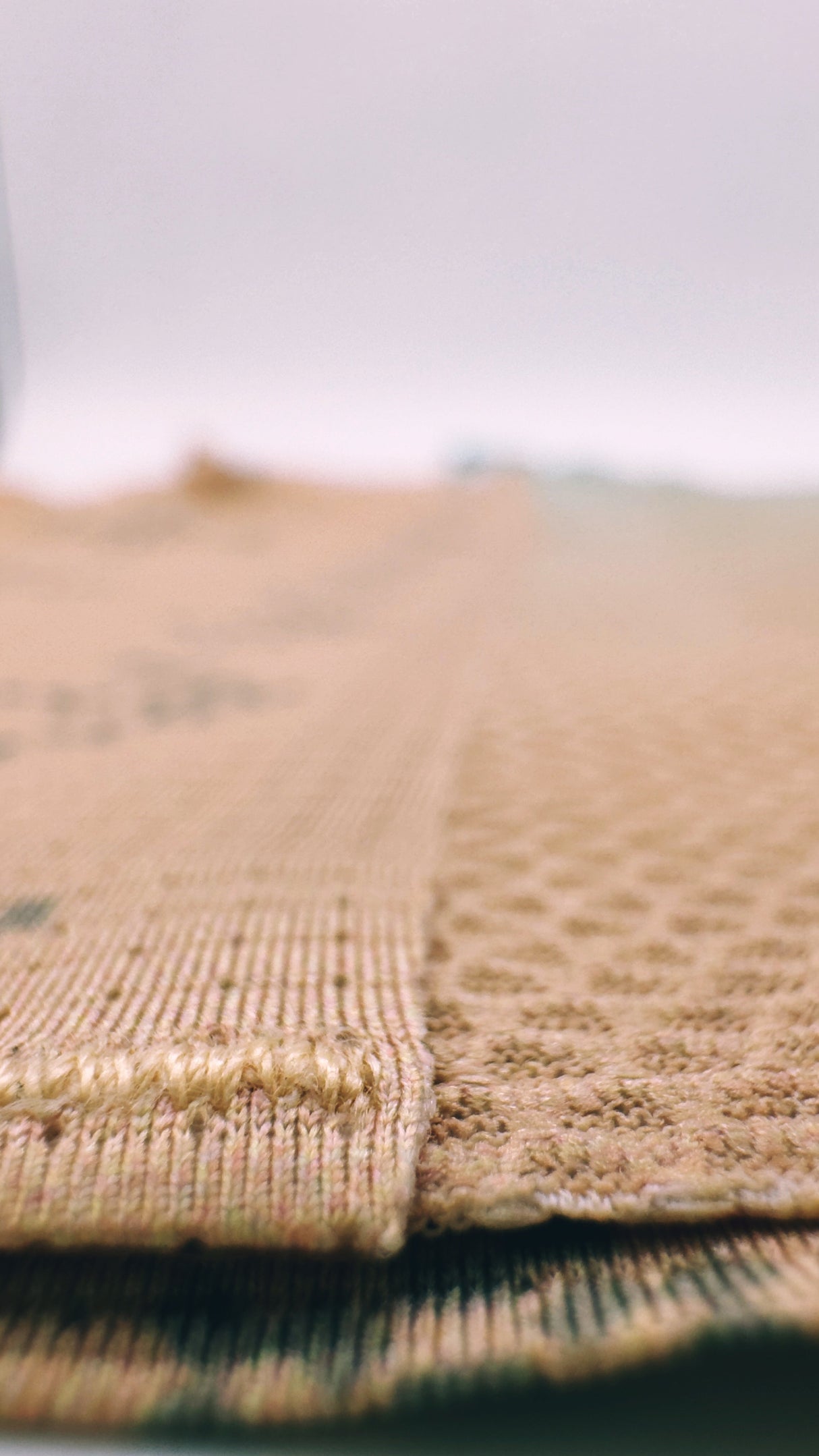 zoomed in detail of the Ahon Singlet Pro (colorway 3)