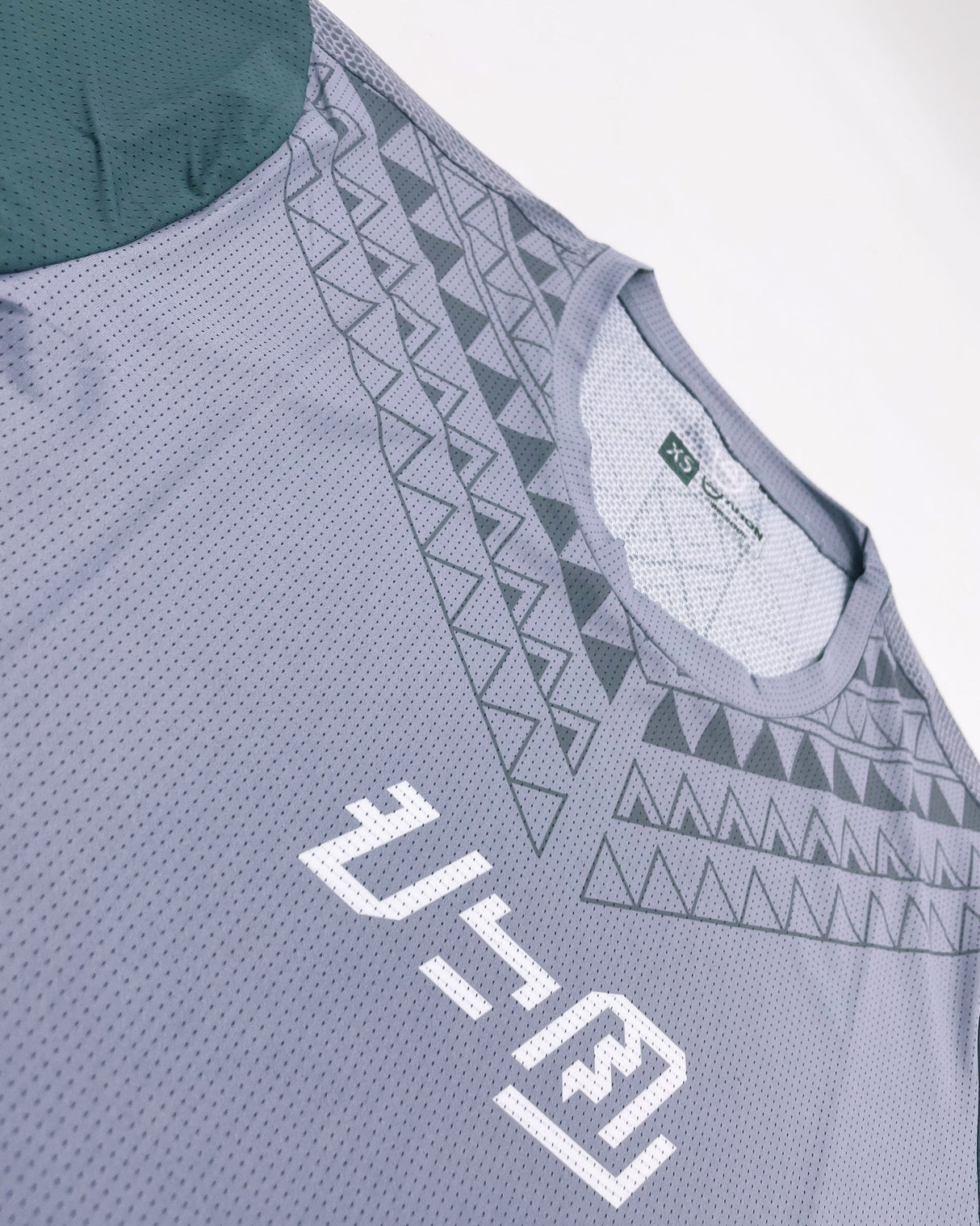 Ultra Light Running Shirt (cloud / artichoke) - unisex - Ahon.ph